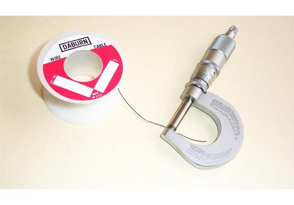 #2451 Микроминиатюрный соединительный провод DAFLON с покрытием PTFE (250&deg;C, 300 В)