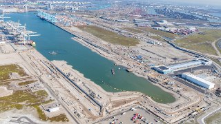 ABB построит крупнейшую в мире систему берегового электроснабжения в порту Роттердама
